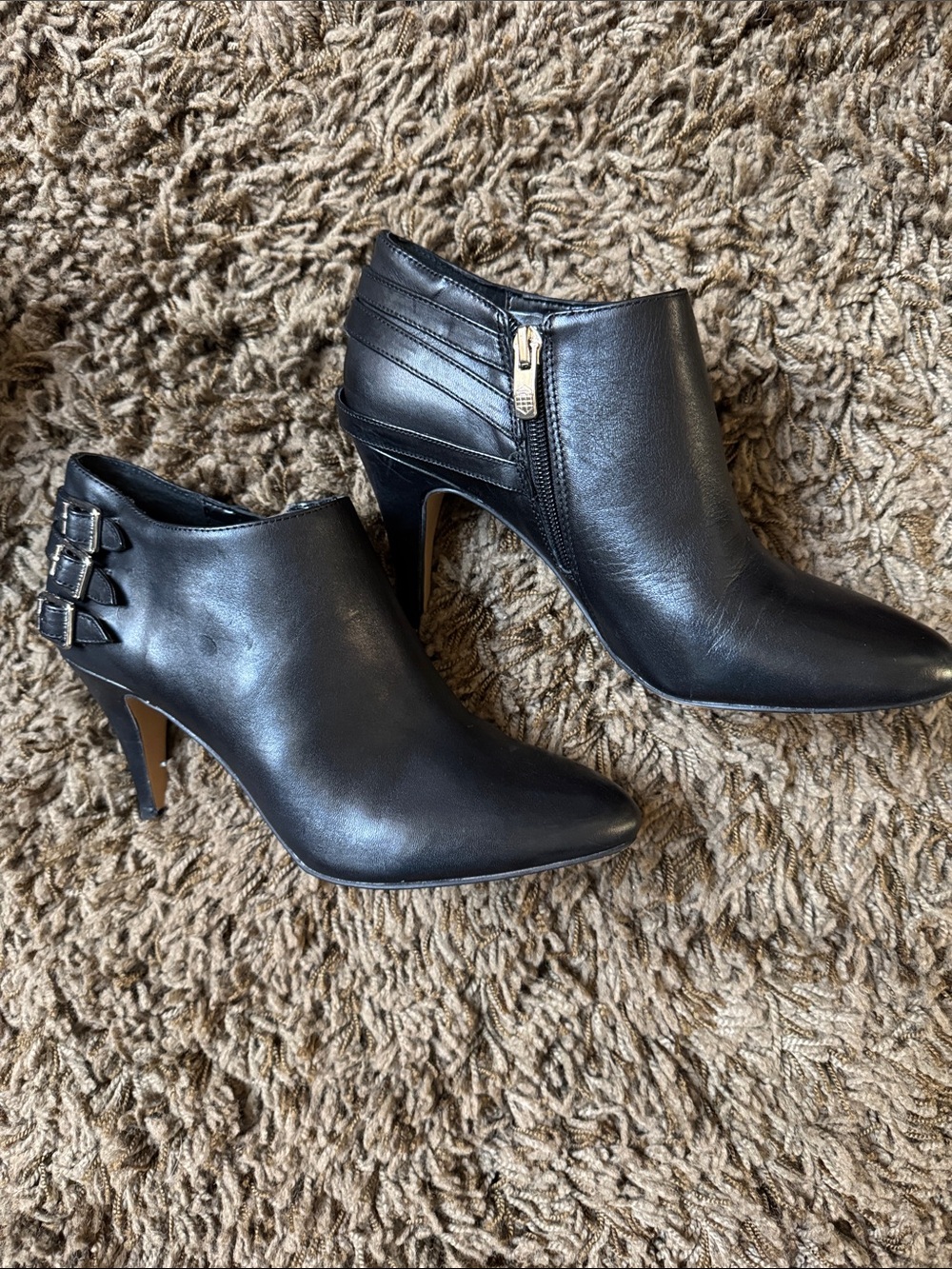 Vince Camuto black leather Velika ankle boots / booties. 8.5M/ 38.5
